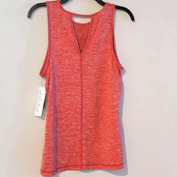 ID Ideology WomenEssentials Heathered
Keyhole Back Tank Top shirt licorice red M - Picture 6 of 9